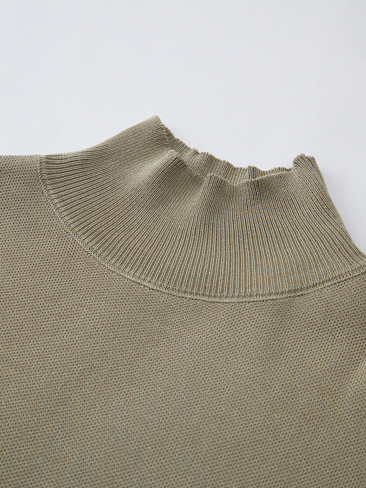 Ärmelloses Stricktop | Hoher Kragen & Fließende Passform | Minimalistisch & Elegant